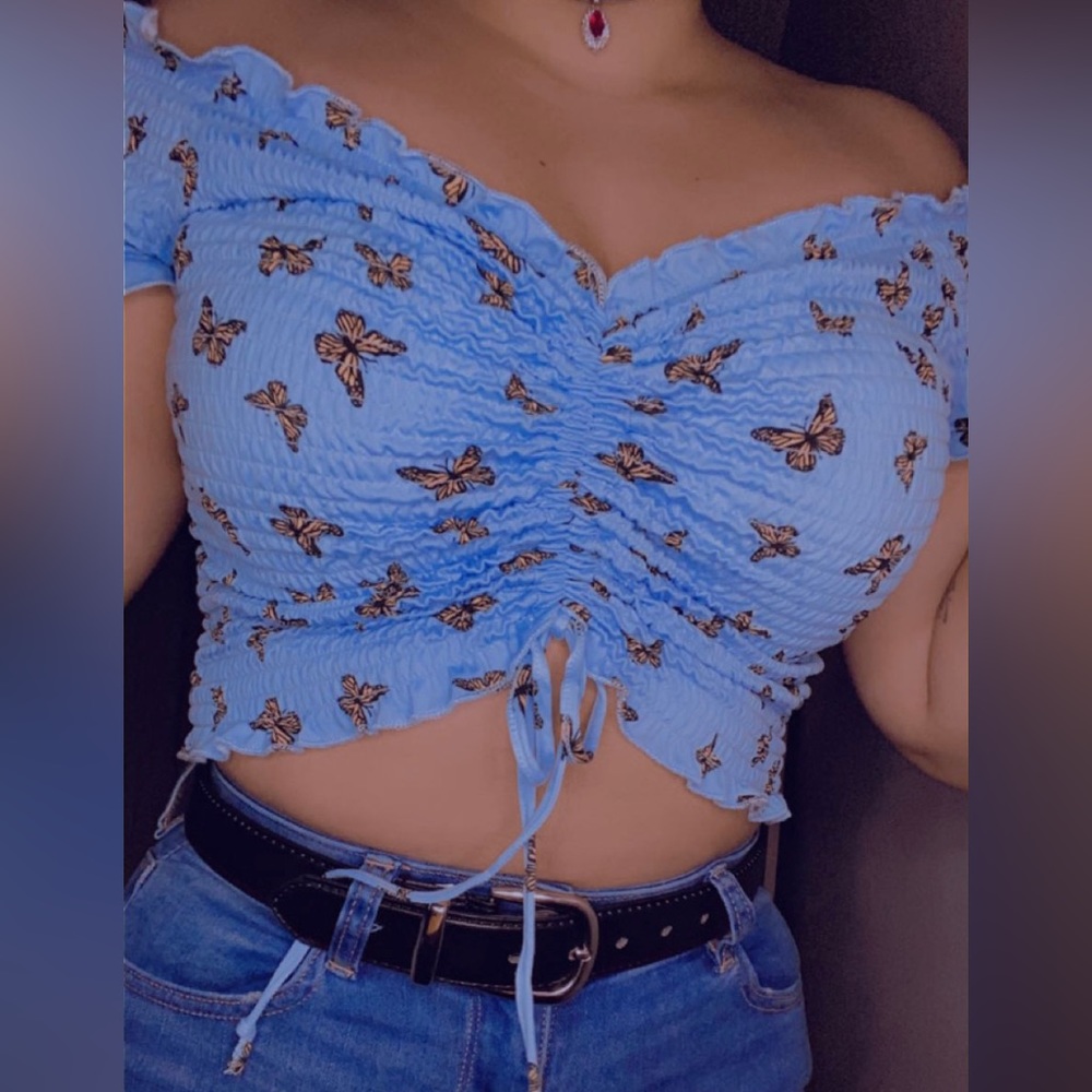 butterfly cut top🦋